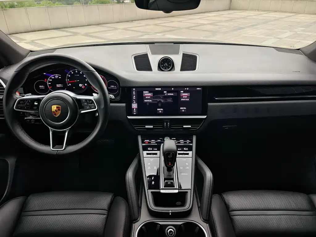 Porsche Cayenne 2018 — фото 7
