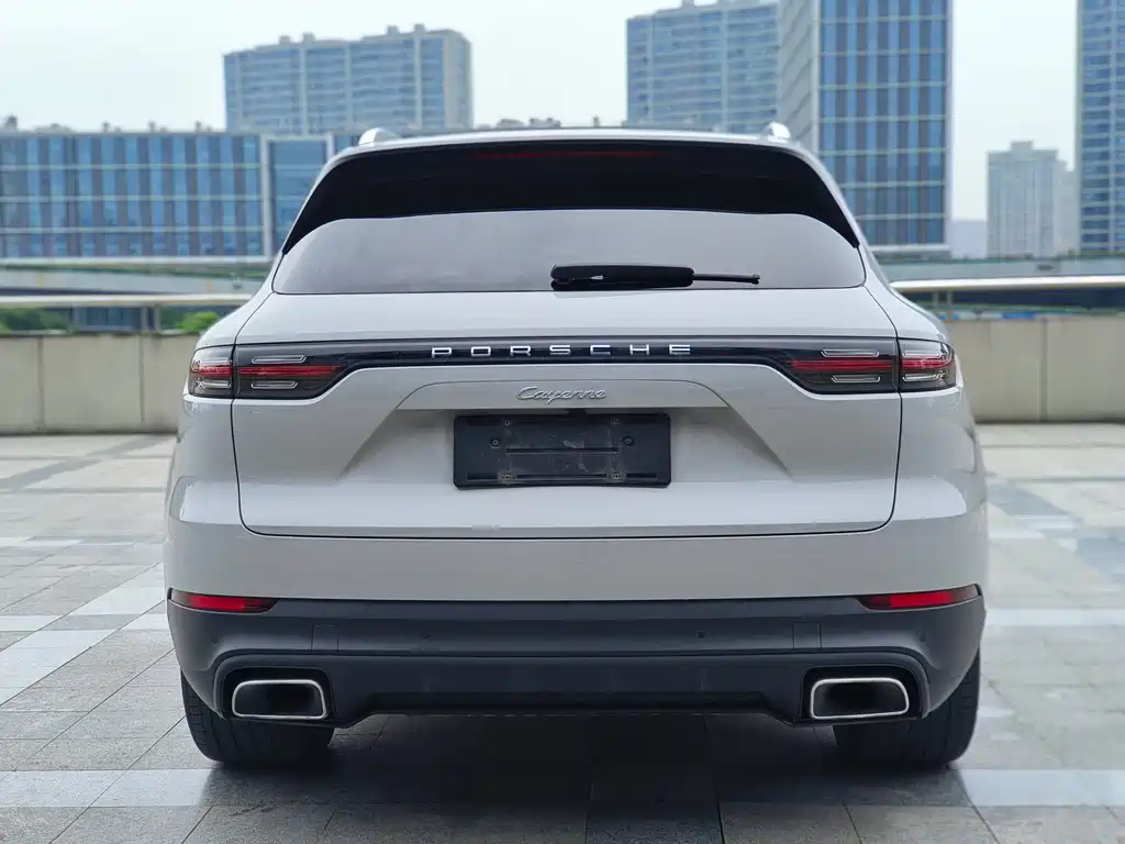 Porsche Cayenne 2018 — фото 14