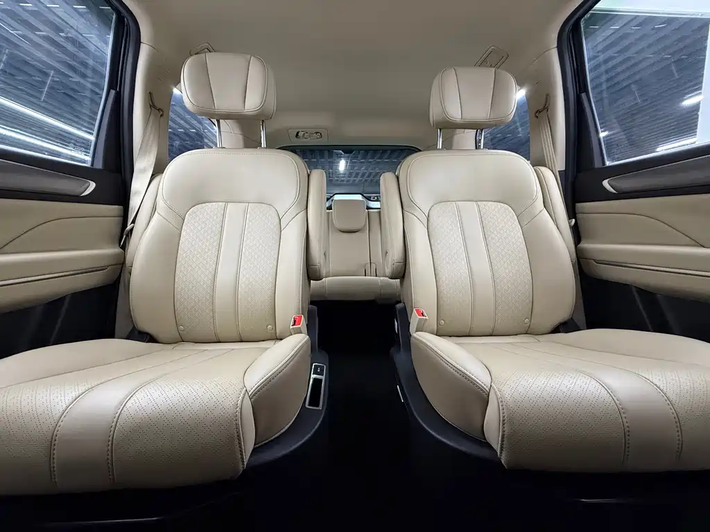 GAC Trumpchi M6 2022 — фото 22