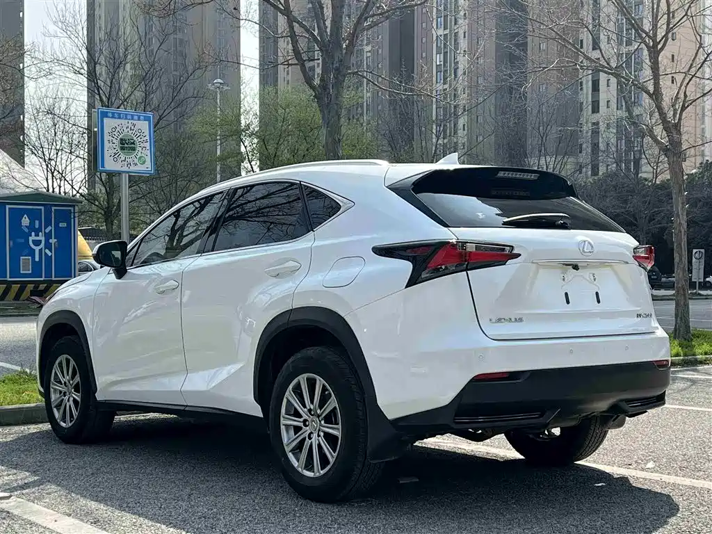 Lexus NX 2017 — фото 10