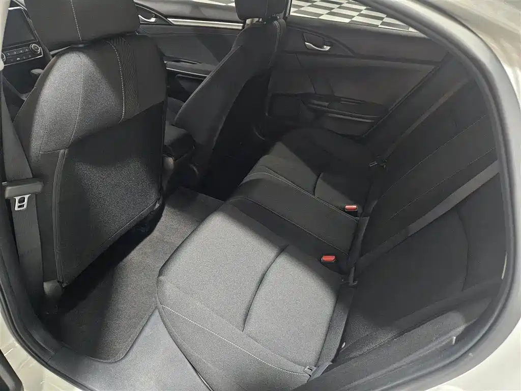 Honda Civic 2017 — фото 11