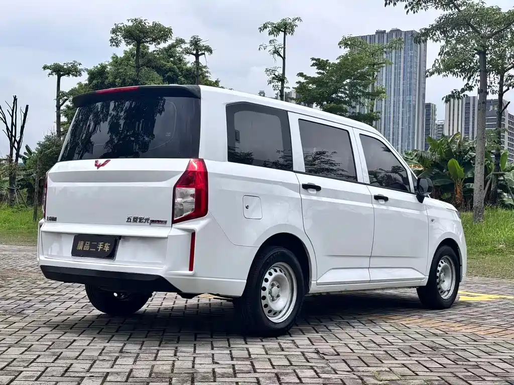 Wuling Hongguang PLUS 2022 — фото 6