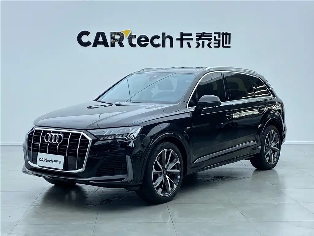 Audi Q7 2021 — фото 1