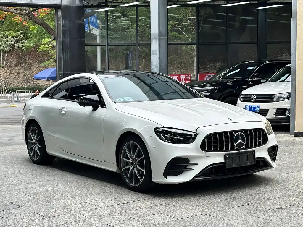 Mercedes-Benz E-Class 2022