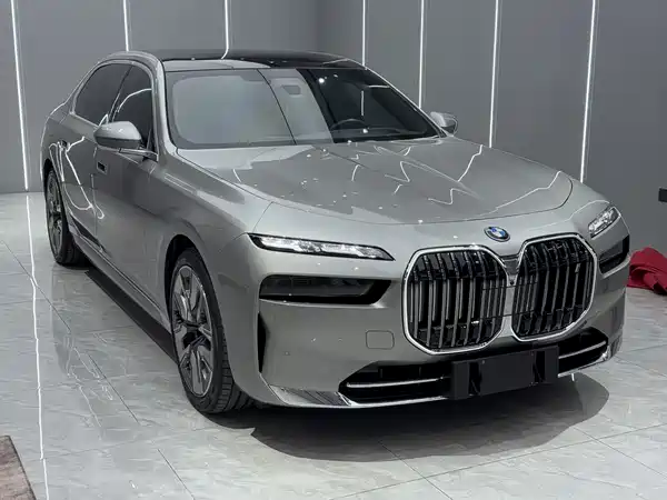 BMW i7 2023