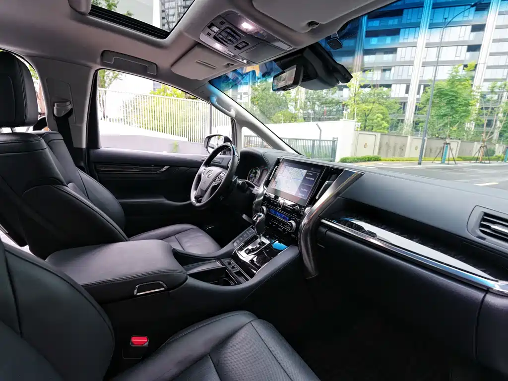 Toyota Vellfire 2022 — фото 9