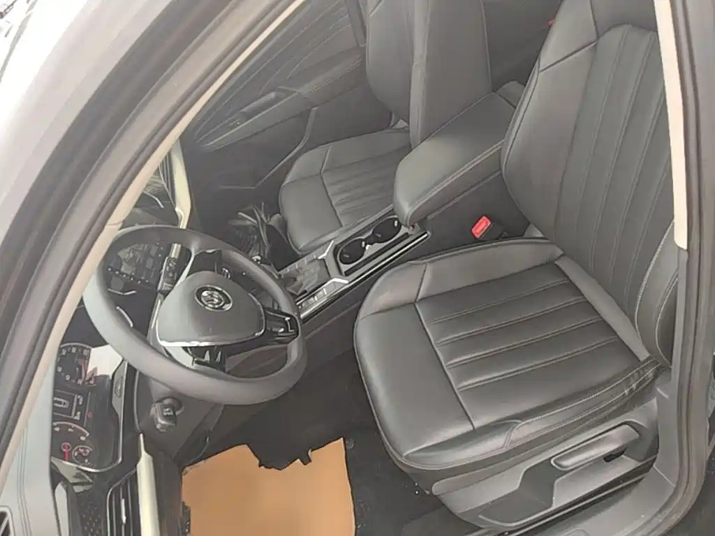 Volkswagen Passat 2019 — фото 15