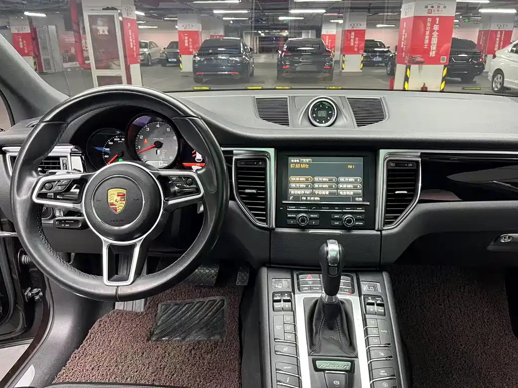 Porsche Macan 2014 — фото 23