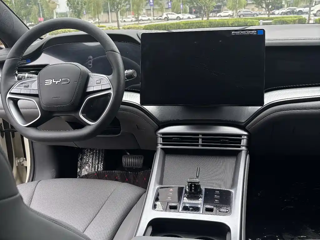 BYD Seal 07 DM-i 2025 — фото 8