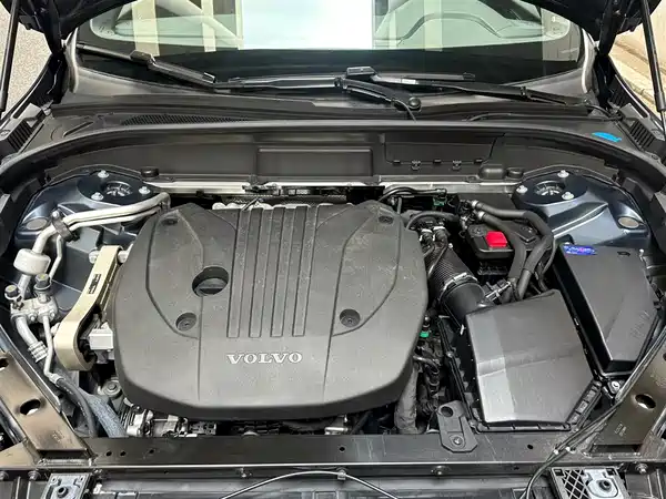 Volvo XC60 2025