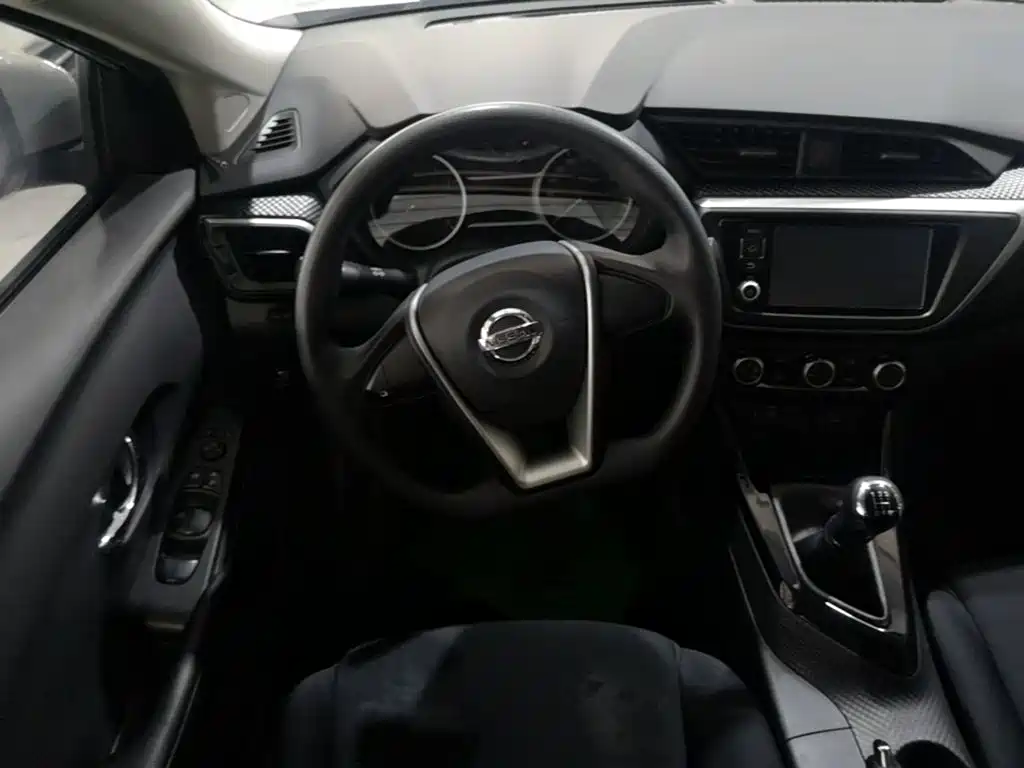 Nissan Bluebird 2019 — фото 11