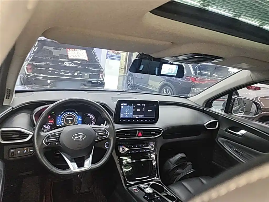 Hyundai Santa Fe 2019 — фото 10