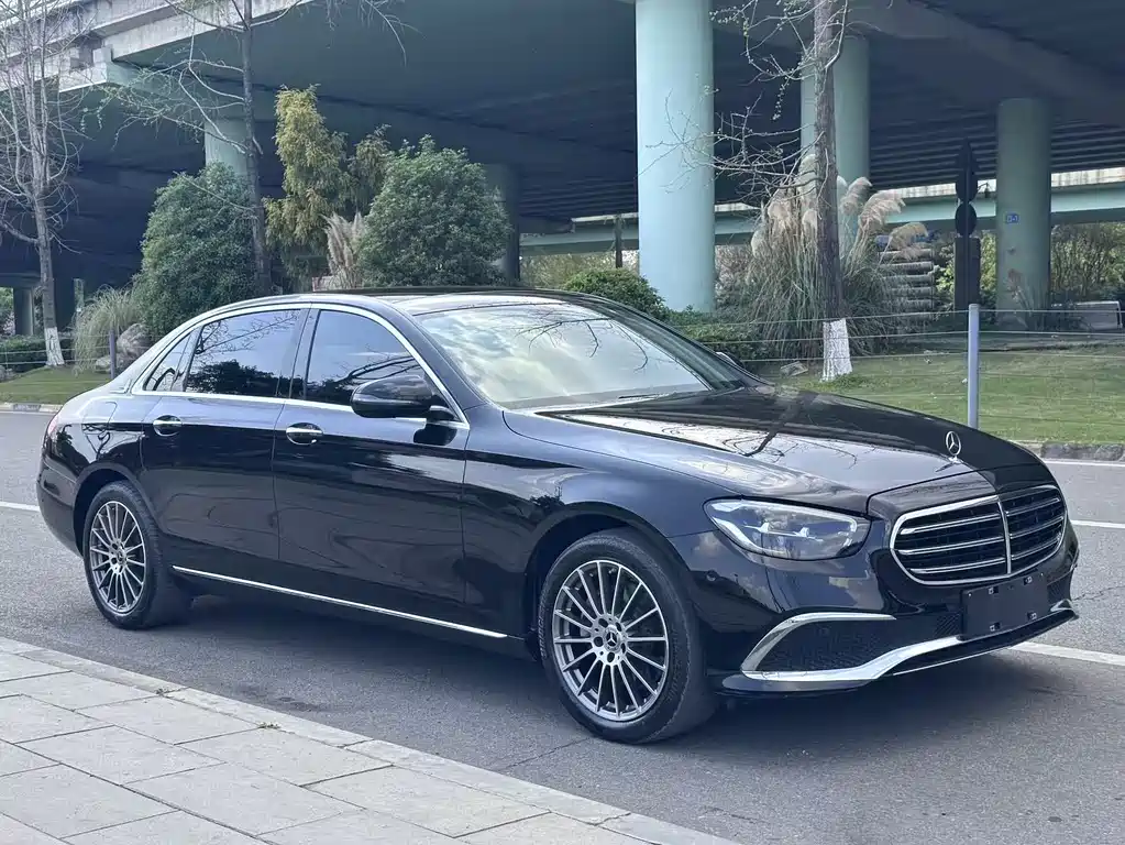 Mercedes-Benz E-Class 2022 — фото 3