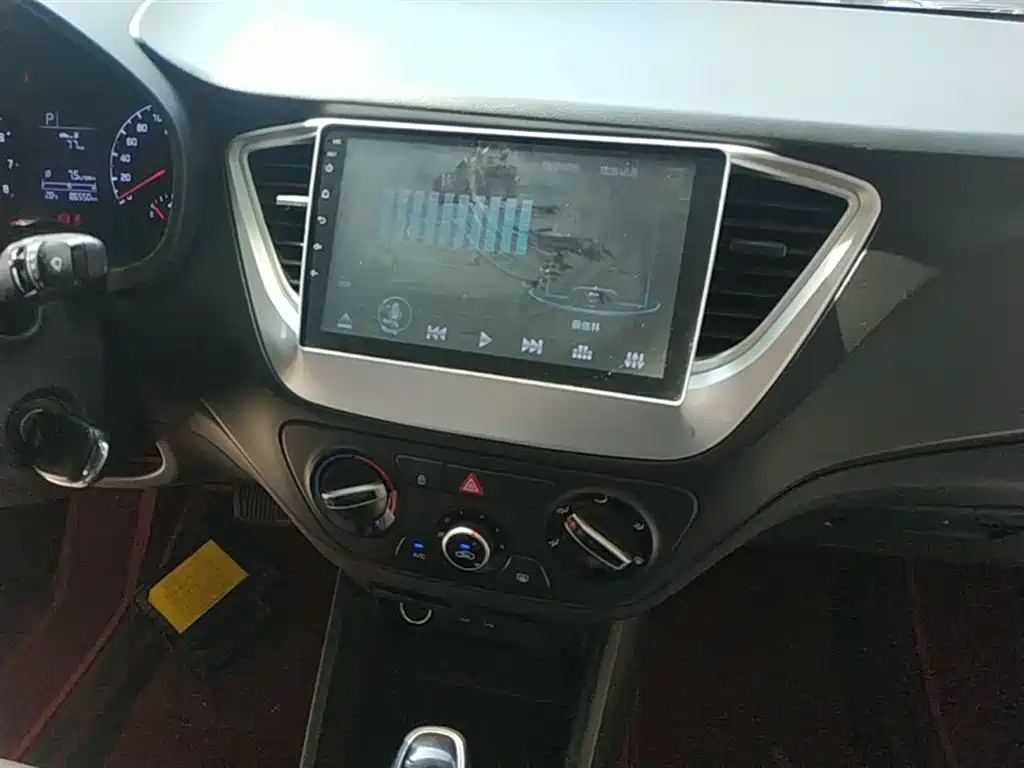 Hyundai Verna 2018 — фото 9