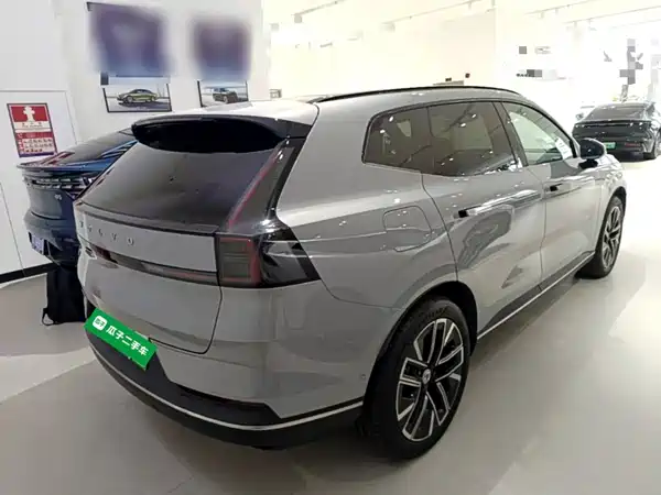 Volvo XC70 Plug-In Hybrid 2025