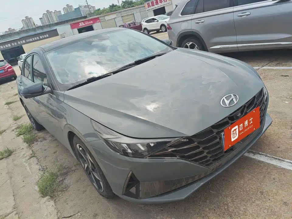 Hyundai Elantra 2022 — фото 2