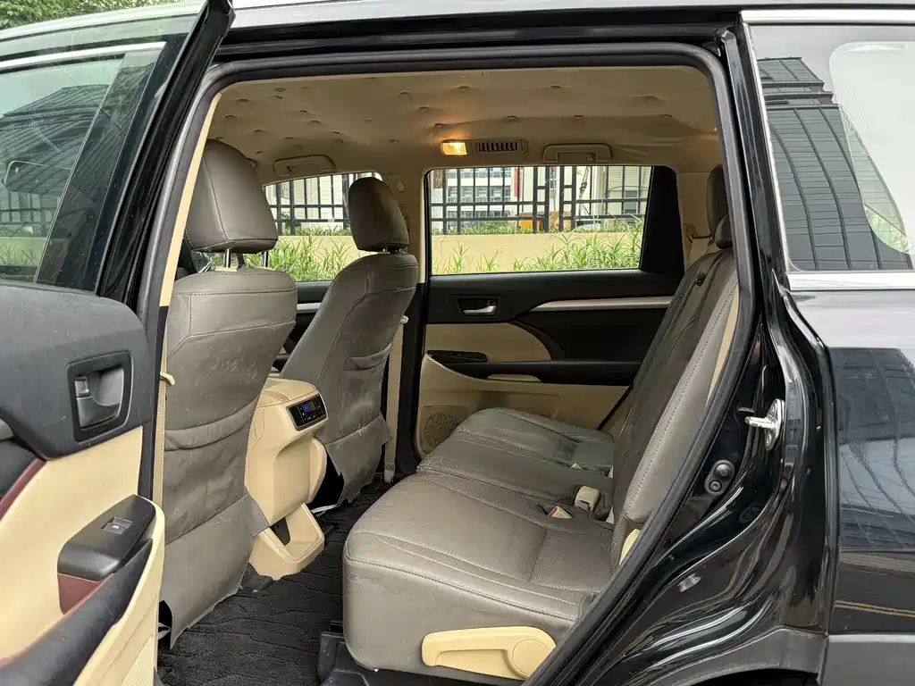 Toyota Highlander 2015 — фото 17