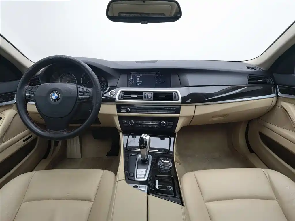 BMW 5 Series 2011
