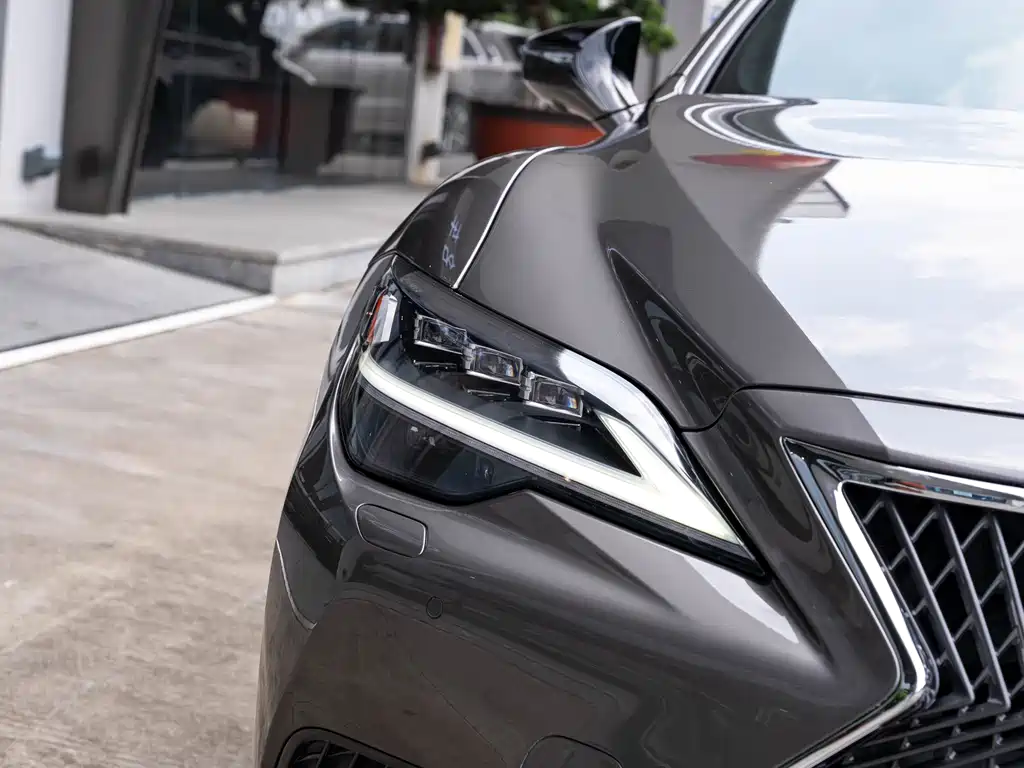 Lexus LS 2021