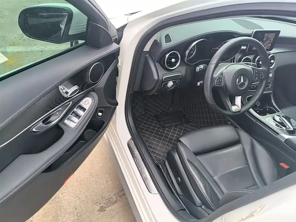 Mercedes-Benz C-Class 2018 — фото 16