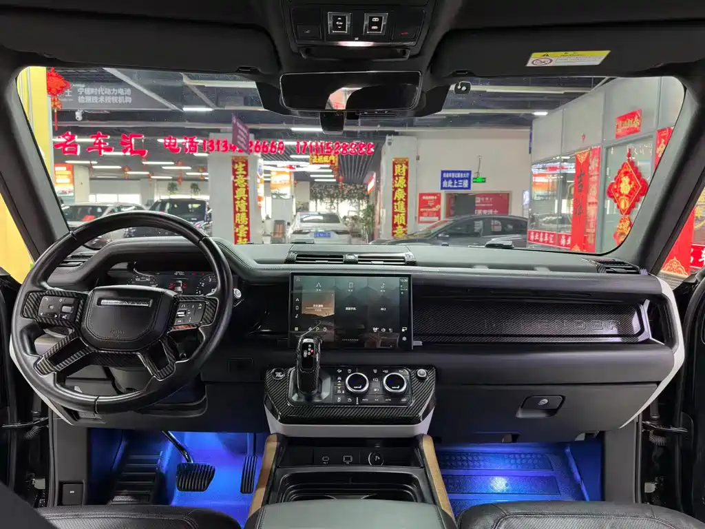 Land Rover Defender 2021 — фото 16