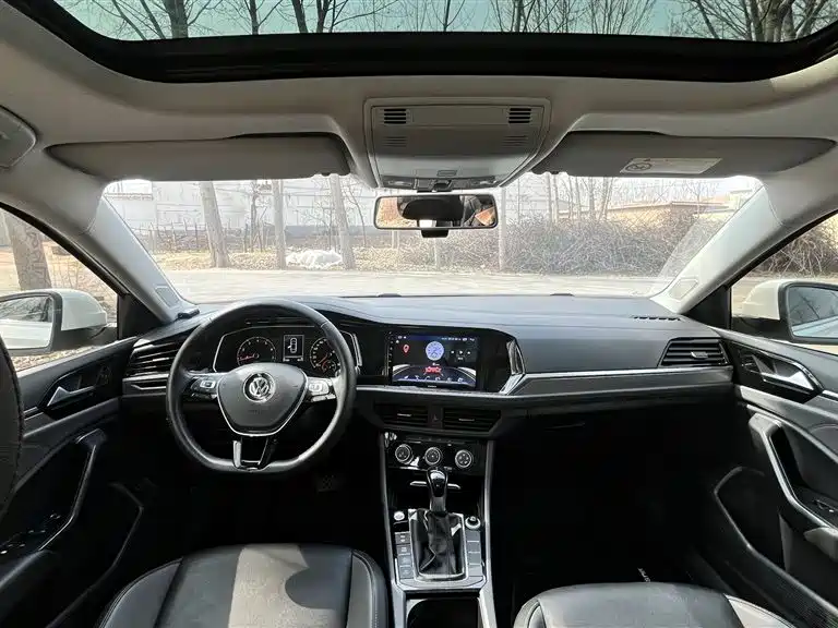 Volkswagen Sagitar 2020