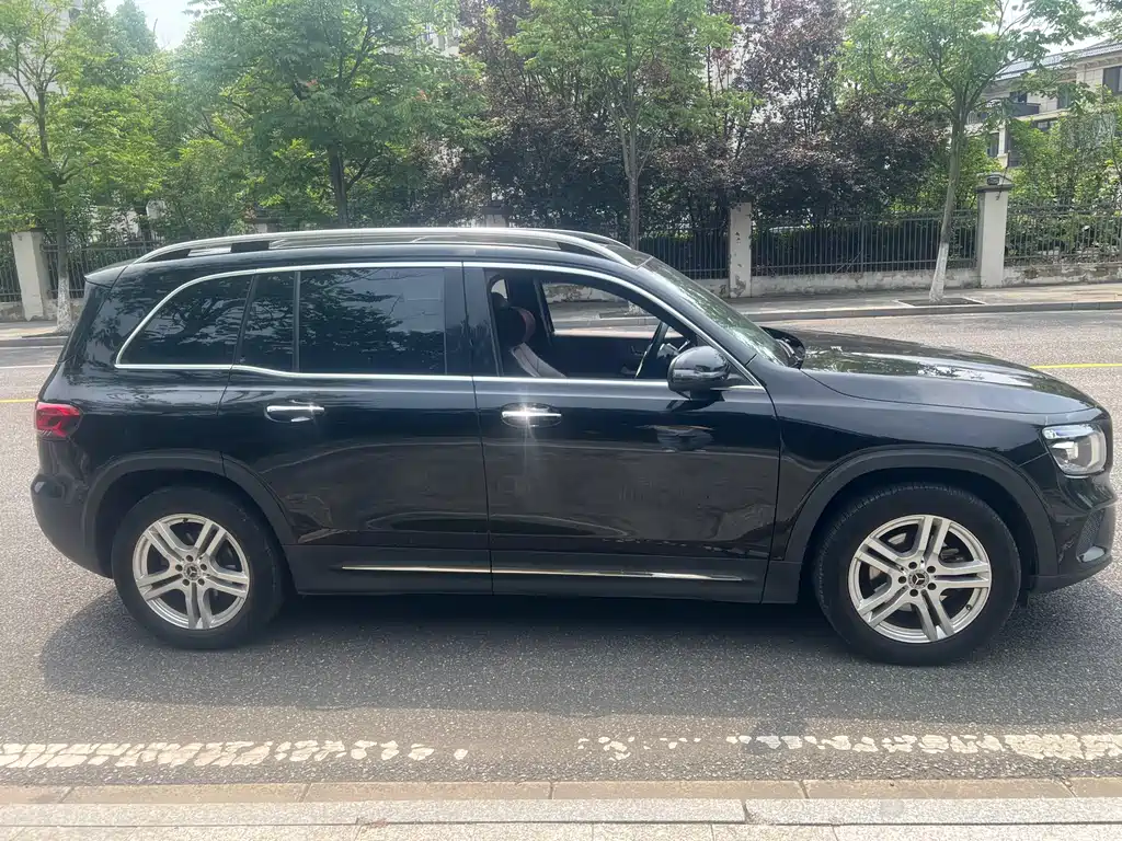 Mercedes-Benz GLB 2021