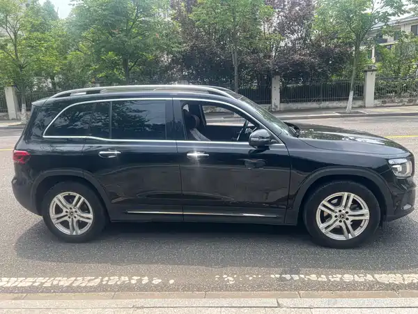Mercedes-Benz GLB 2021