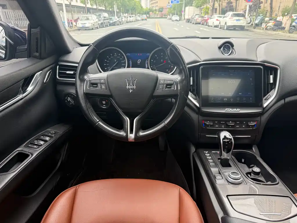 Maserati Ghibli 2018 — фото 14