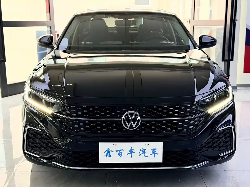 Volkswagen Passat 2023