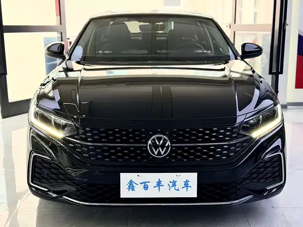 Volkswagen Passat 2023