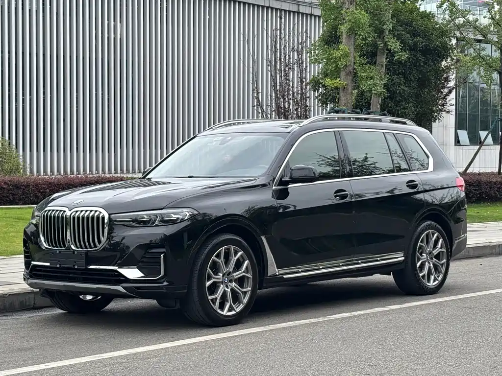 BMW X7 2021