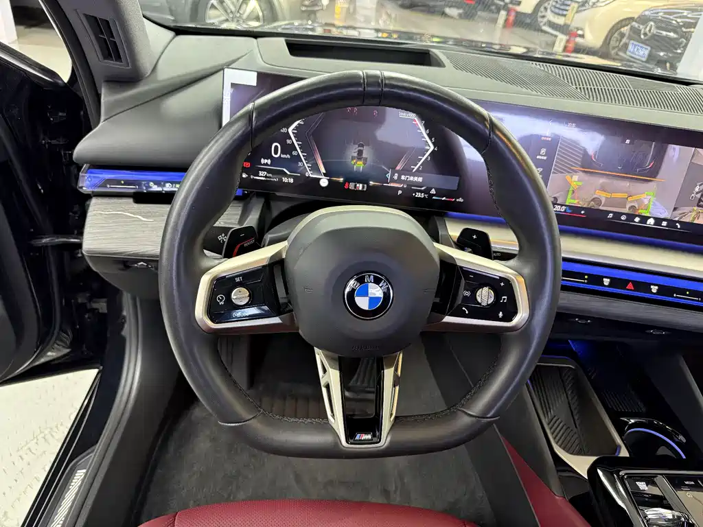 BMW 5 Series 2025 — фото 16