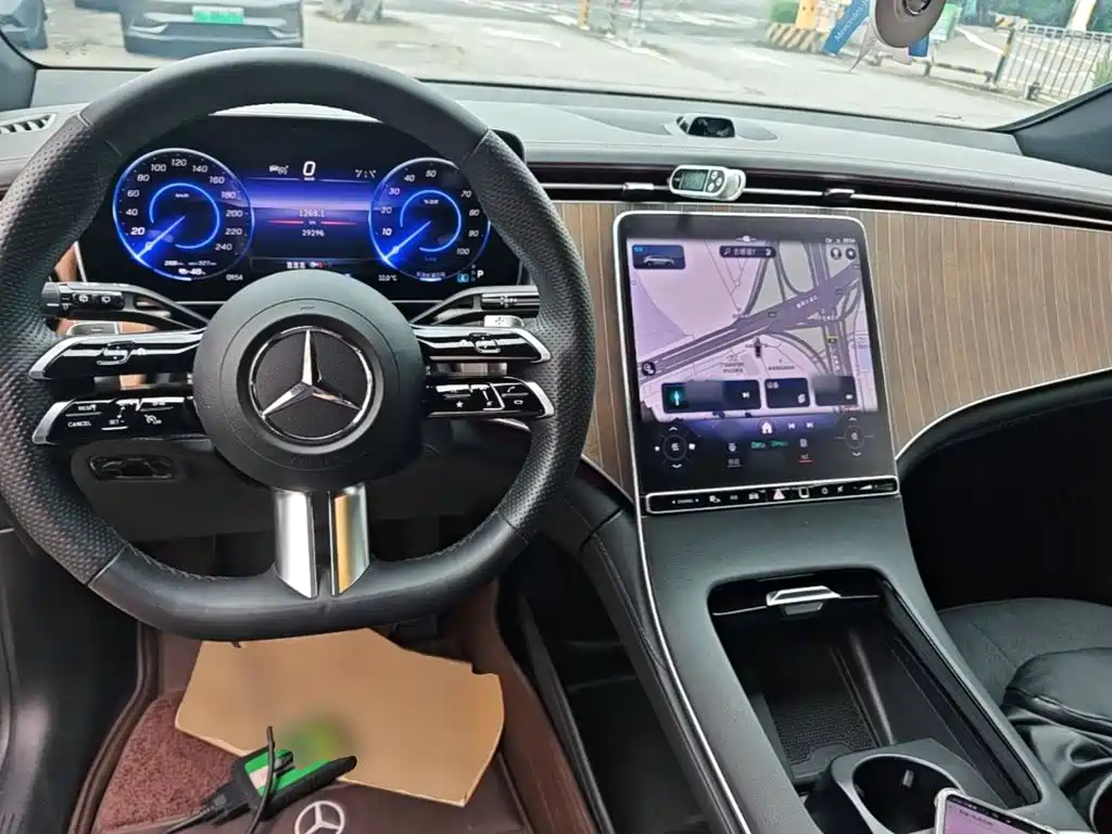 Mercedes-Benz EQE SUV 2023 — фото 10