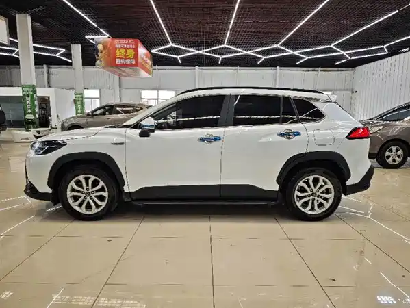 Toyota Frontlander 2024