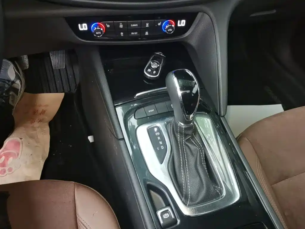 Buick Regal 2020 — фото 14