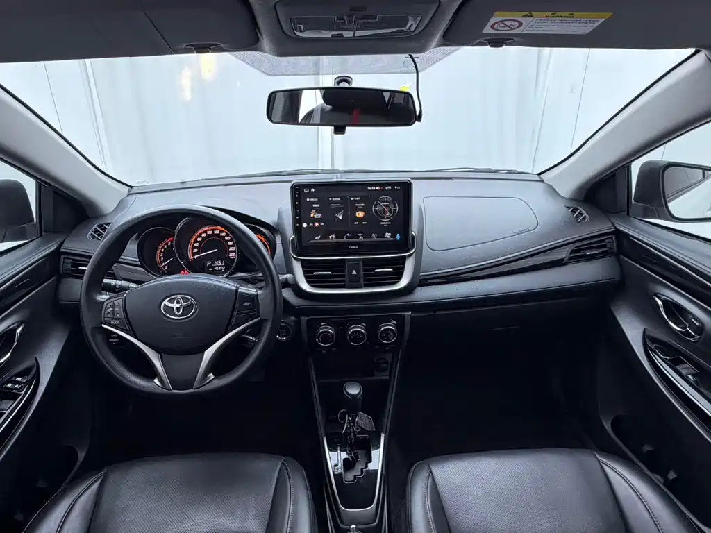Toyota Yaris L 2022 — фото 14