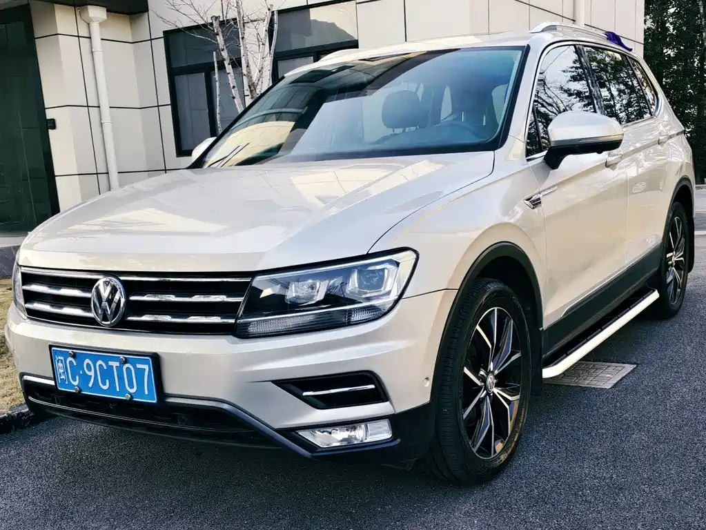 Volkswagen Tiguan L 2019 — фото 1