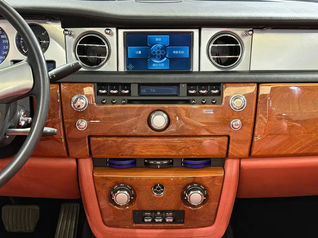 Rolls-Royce Phantom 2007 — фото 20