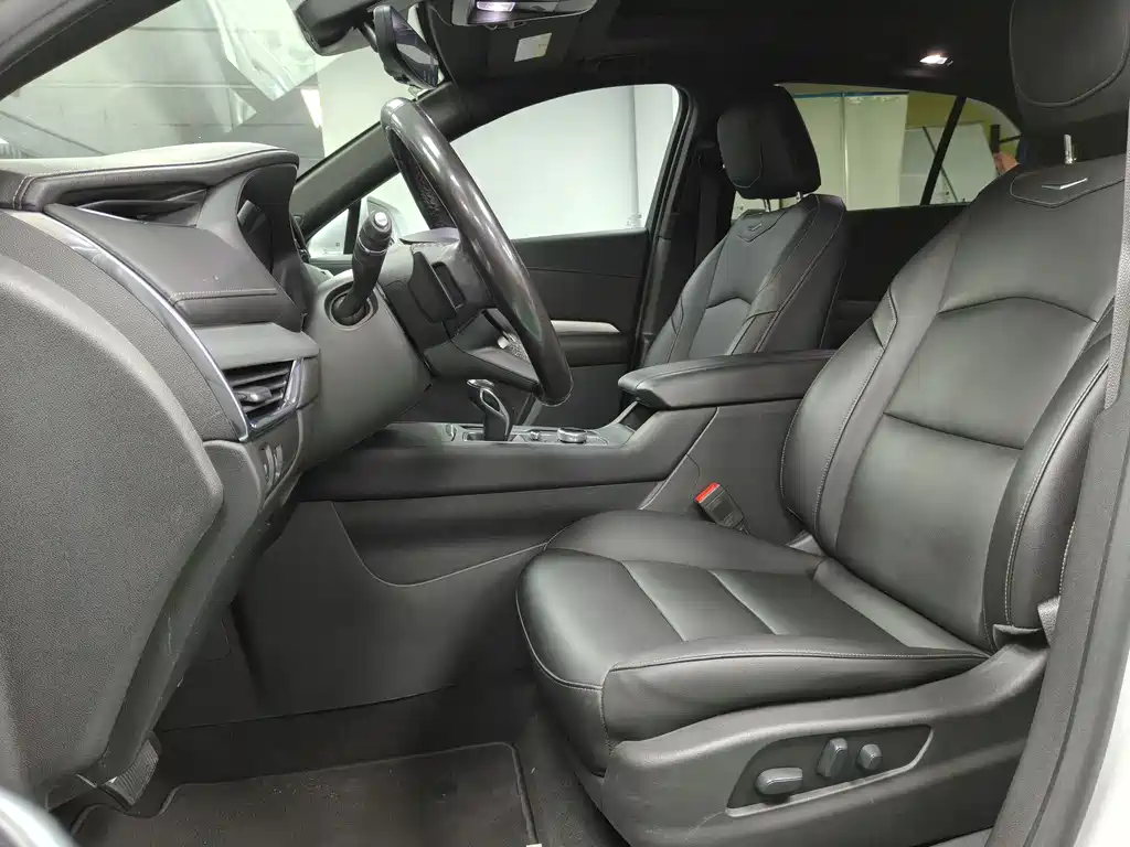 Cadillac XT4 2019 — фото 15