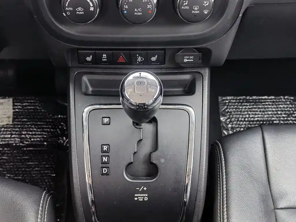 Jeep Compass 2012 — фото 13
