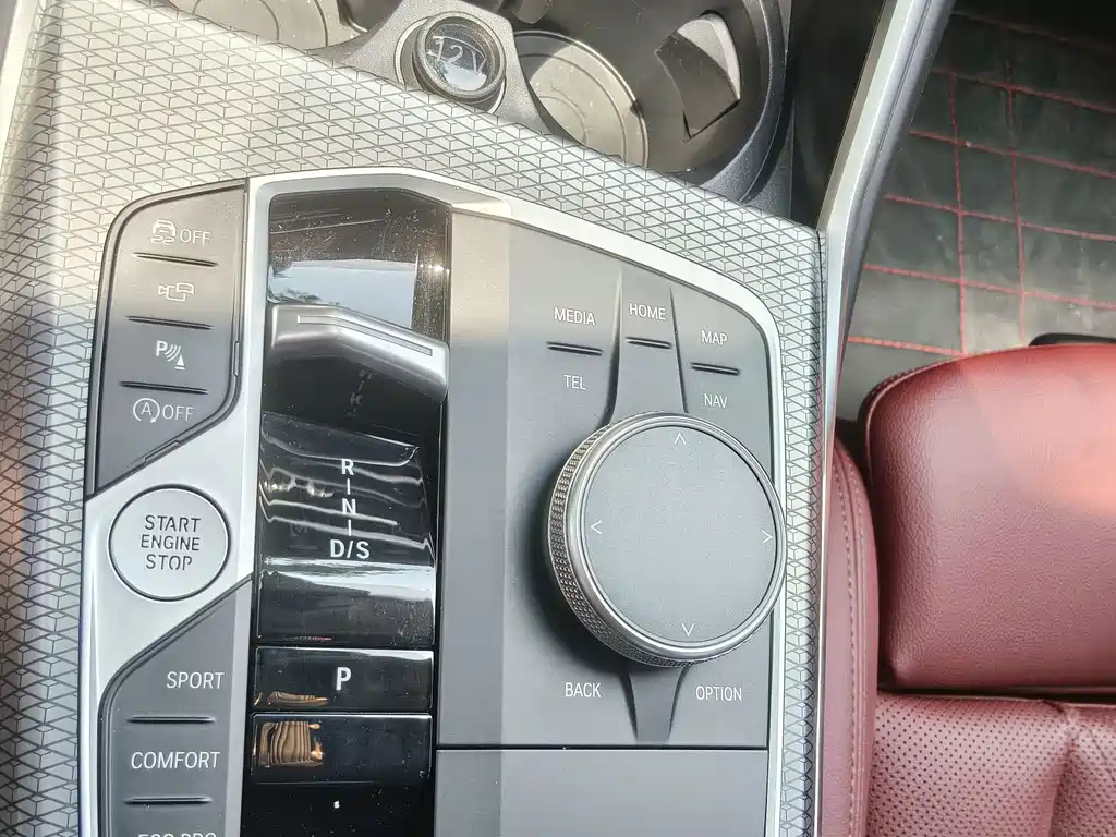 BMW 3 Series 2023 — фото 14