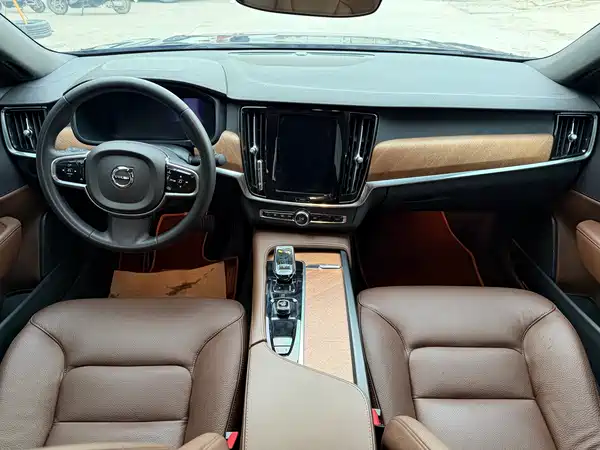 Volvo S90 2024