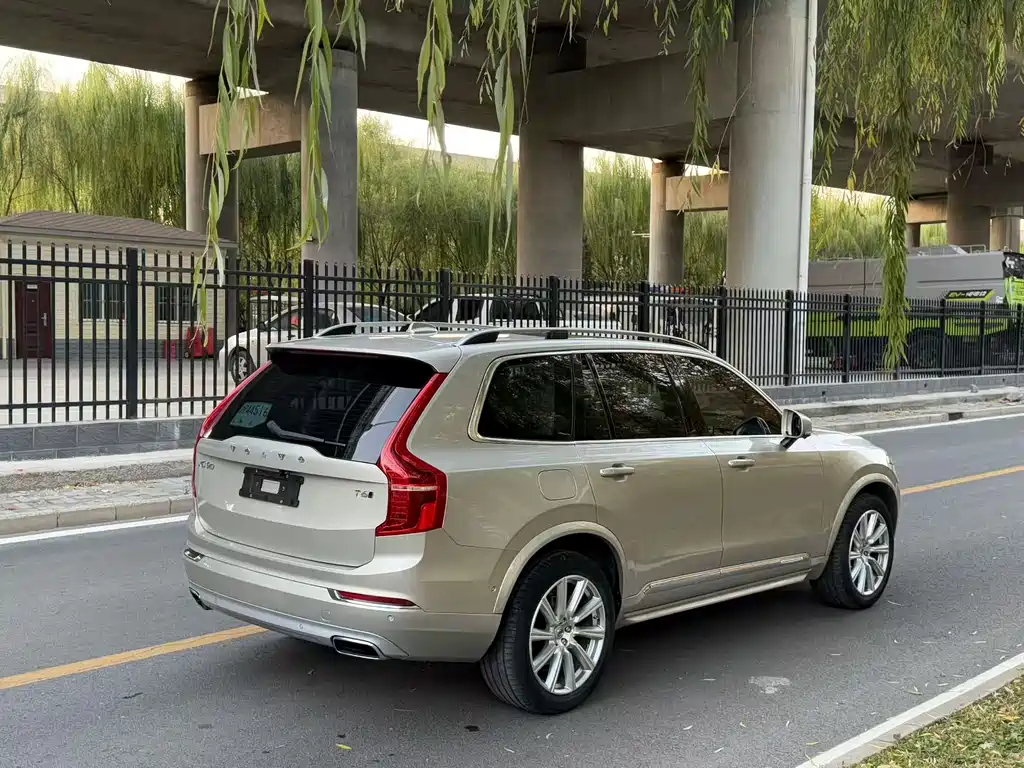 Volvo XC90 2016 — фото 11