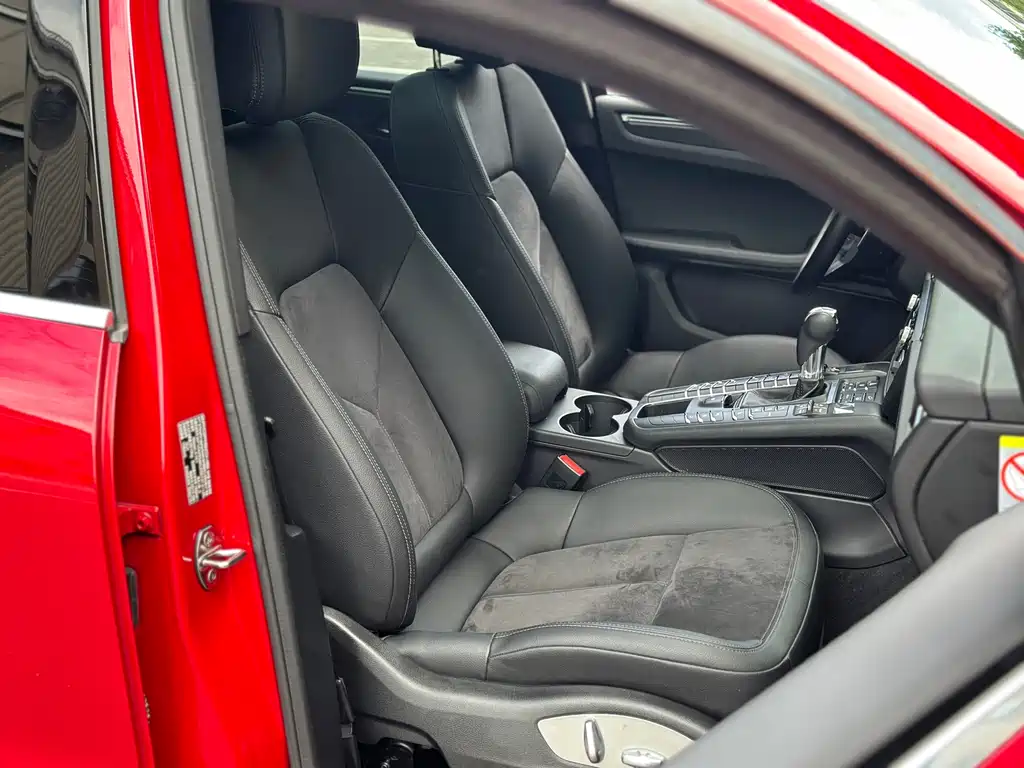 Porsche Macan 2019 — фото 13