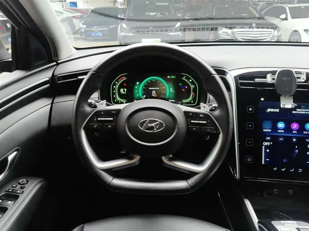 Hyundai Tucson 2023 — фото 11