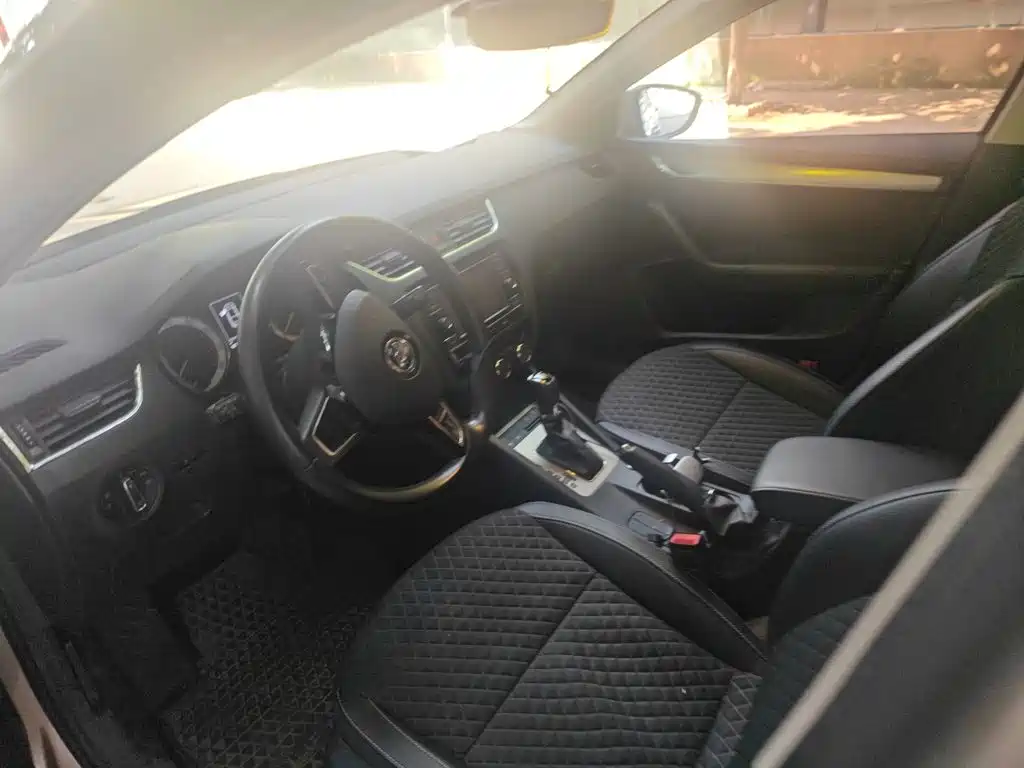 Skoda Octavia 2019 — фото 18