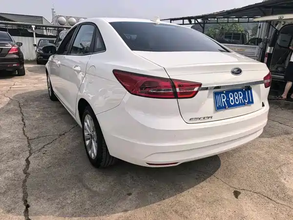 Ford Escort 2016