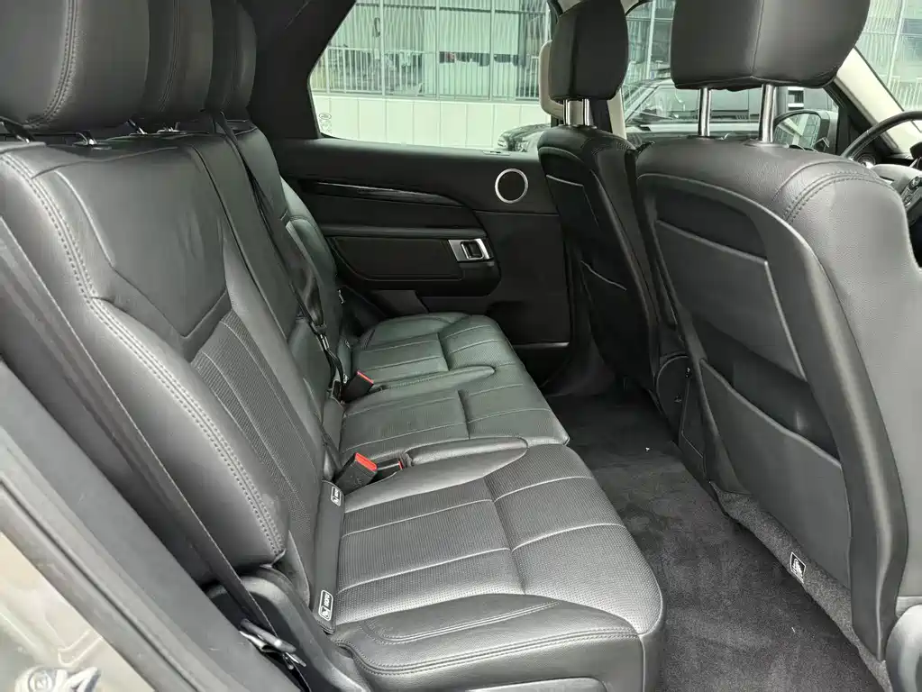 Land Rover Discovery 2018 — фото 7