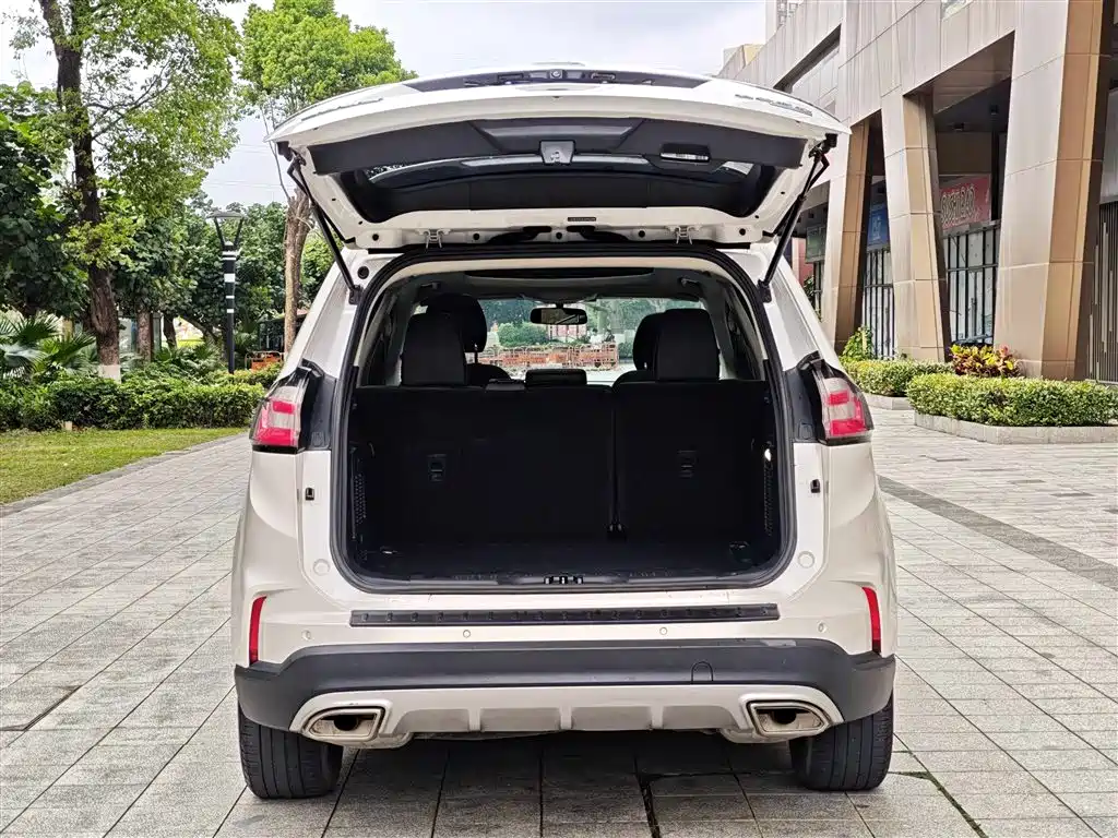 Ford Edge 2020 — фото 12